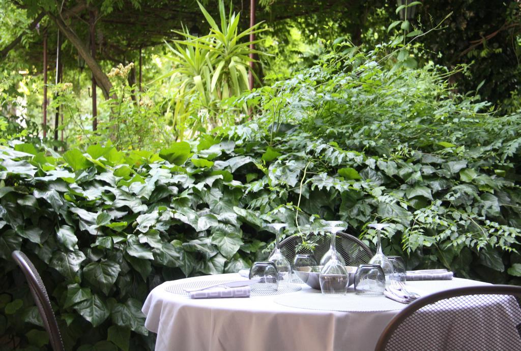 Les Jardins D'Anglise Hotell Six-Fours-les-Plages Eksteriør bilde