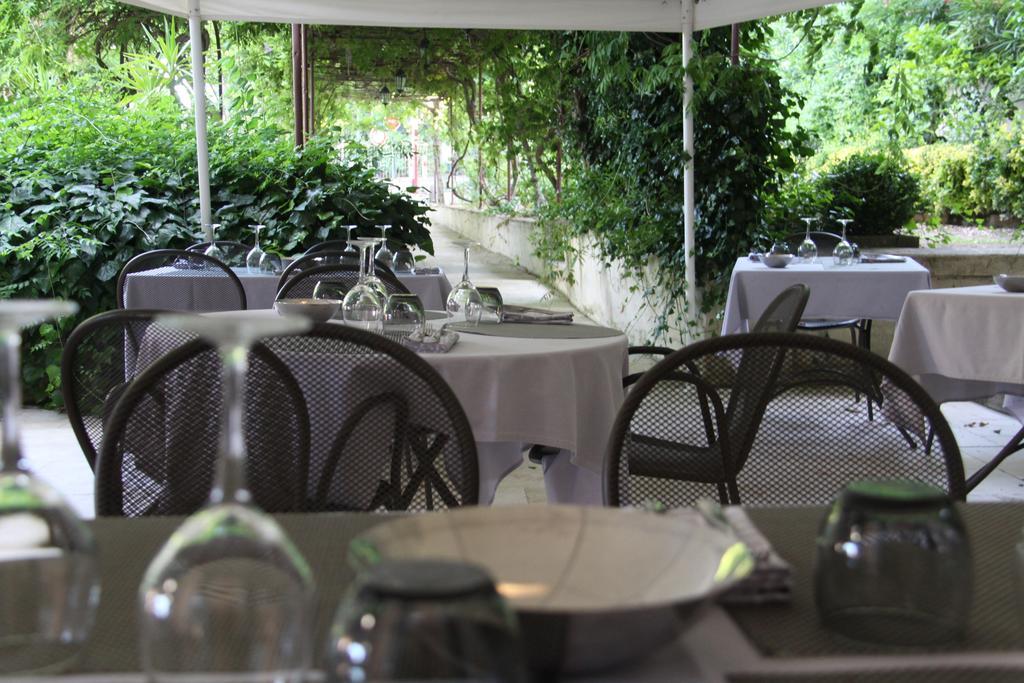 Les Jardins D'Anglise Hotell Six-Fours-les-Plages Eksteriør bilde