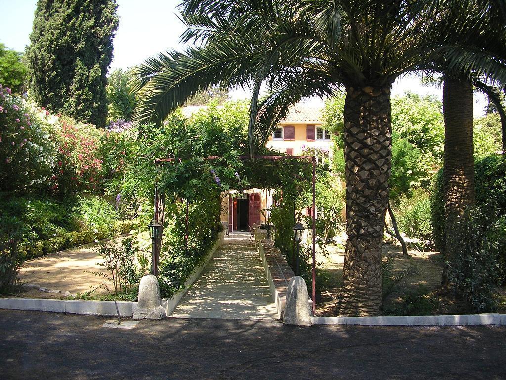 Les Jardins D'Anglise Hotell Six-Fours-les-Plages Eksteriør bilde